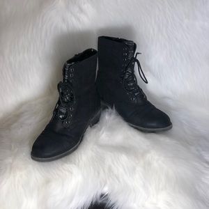 Women’s boots size 8 basia full zip boots